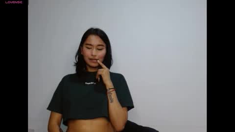 Snapshot of gia_lee10 chatting on 11/07/25, 02:55 Gia Lee online show from 11/07/25, 02:55