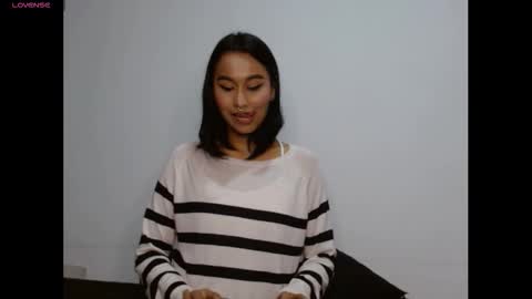 Snapshot of gia_lee10 chatting on 11/08/25, 03:29 Gia Lee online show from 11/08/25, 03:29