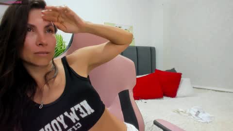 Snapshot of gia_liann chatting on 01/09/25, 02:33 Gianna Liann online show from 01/09/25, 02:33