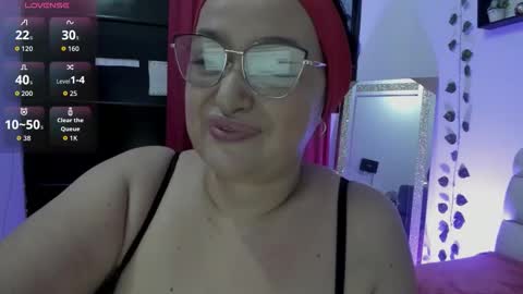 Snapshot of gia_nahomi chatting on 10/03/25, 10:29 nahomi online show from 10/03/25, 10:29