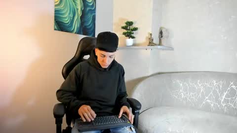 Snapshot of gian_rossii chatting on 06/05/26, 11:16 GIAN online show from 06/05/26, 11:16