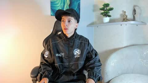 Snapshot of gian_rossii chatting on 06/08/26, 11:21 GIAN online show from 06/08/26, 11:21