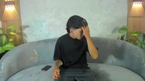 Snapshot of gian_rossii chatting on 06/13/26, 05:44 GIAN online show from 06/13/26, 05:44