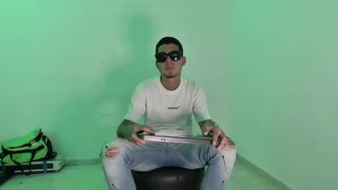 Snapshot of gianluca_silva chatting on 10/16/25, 10:55 Gianluca Silva online show from 10/16/25, 10:55