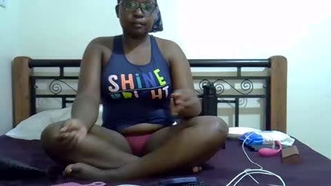 Giannah online show from 11/03/25, 01:19