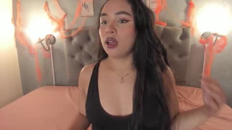 Snapshot of giannaslimjb chatting on 10/29/25, 03:42 giannaslimjb online show from 10/29/25, 03:42