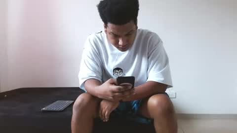 Snapshot of giant_feet chatting on 06/25/26, 12:42 BOSS online show from 06/25/26, 12:42