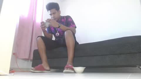 Snapshot of giant_feet chatting on 06/27/26, 10:15 BOSS online show from 06/27/26, 10:15