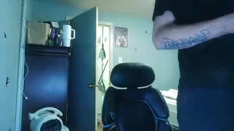 Snapshot of giantdick4u1991 chatting on 09/30/25, 04:56 giantdick4u1991 online show from 09/30/25, 04:56