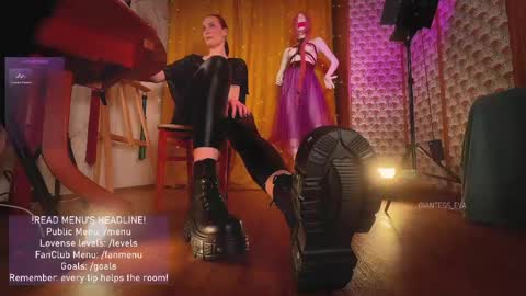 Snapshot of giantess_eva chatting on 04/19/26, 06:10 Eva online show from 04/19/26, 06:10