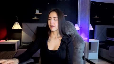 Gia online show from 10/21/25, 01:12