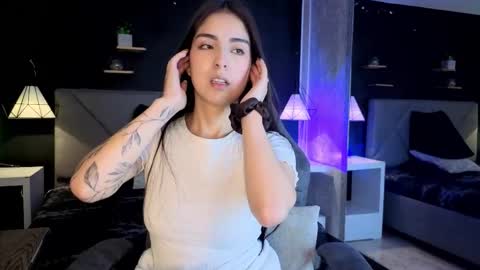 Gia online show from 11/03/25, 02:40