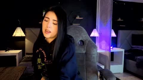 Gia online show from 11/06/25, 01:45