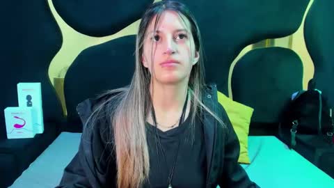 GiaRoussel online show from 10/21/25, 03:24