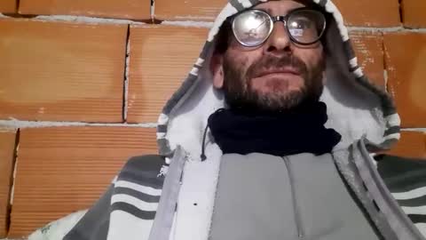 Snapshot of gicobest chatting on 11/26/25, 03:35 Corrado online show from 11/26/25, 03:35