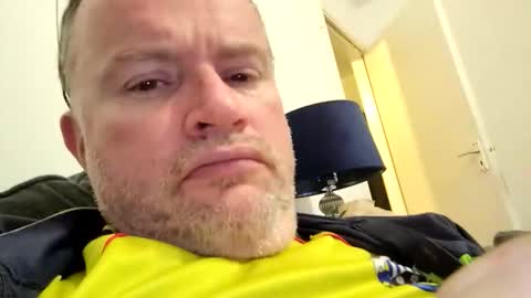 Snapshot of giddyup2222222 chatting on 11/18/25, 12:49 giddyup2222222 online show from 11/18/25, 12:49