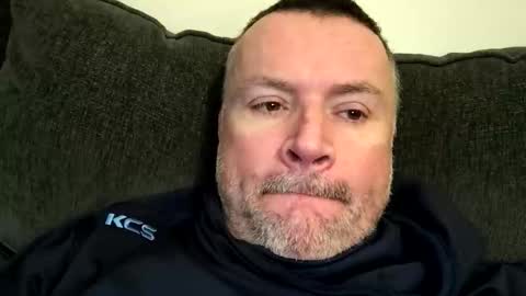 Snapshot of giddyup2222222 chatting on 12/15/25, 09:24 giddyup2222222 online show from 12/15/25, 09:24