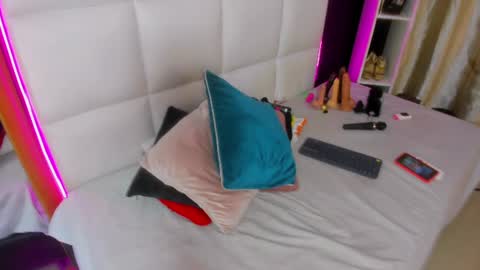 Gigi  online show from 07/27/26, 11:39