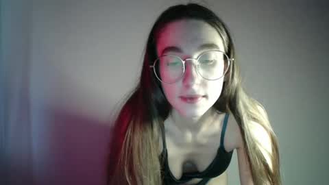 Snapshot of gigi_nix chatting on 03/08/25, 02:40 Gigi online show from 03/08/25, 02:40