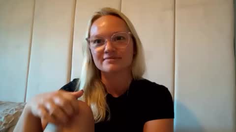 Gi-Gi online show from 09/11/25, 05:57