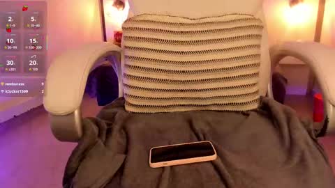 GIGI online show from 10/01/25, 01:00