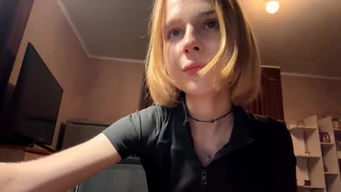 Molly online show from 10/07/25, 07:11