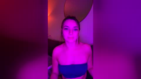 gigilovesyou1997 online show from 06/19/26, 12:15