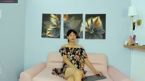 gigy___ online show from 10/23/25, 12:26
