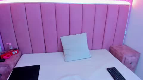 gigy_deluxe online show from 06/30/26, 02:29