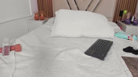 giiadior online show from 02/15/25, 02:55