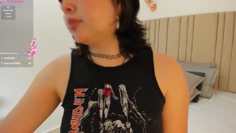 giiiia_ online show from 09/12/25, 02:55