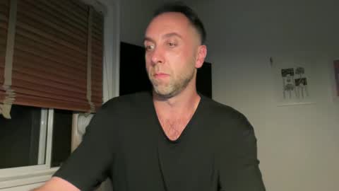 Snapshot of gilber10101 chatting on 09/14/25, 01:05 gilber10101 online show from 09/14/25, 01:05