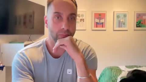 Snapshot of gilber10101 chatting on 10/17/25, 05:26 gilber10101 online show from 10/17/25, 05:26