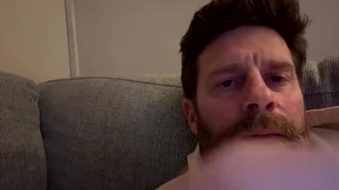 Snapshot of gilbertinio chatting on 12/01/25, 11:21 Gilbert online show from 12/01/25, 11:21