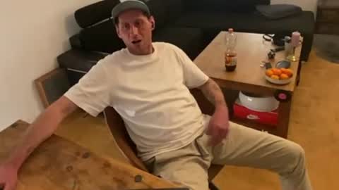 Sebastian online show from 11/01/25, 08:00