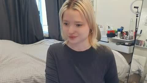 Klara online show from 07/17/26, 02:18
