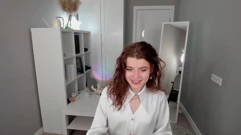 Snapshot of gin_yoon chatting on 02/10/25, 06:31 Gin online show from 02/10/25, 06:31