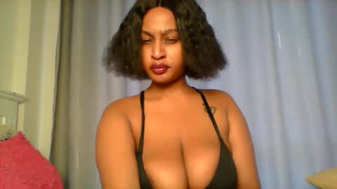 Snapshot of gina953260 chatting on 02/25/26, 10:25 gina online show from 02/25/26, 10:25