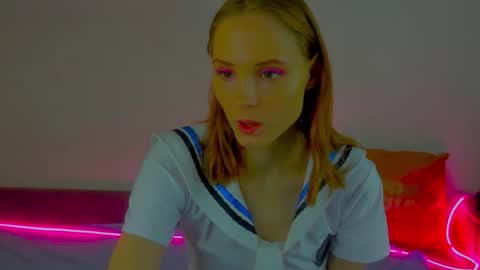 Gina online show from 09/17/25, 02:35