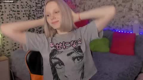Gina online show from 06/19/26, 03:33