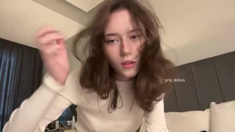 Snapshot of gina_vicious chatting on 10/10/25, 01:32 Gina online show from 10/10/25, 01:32