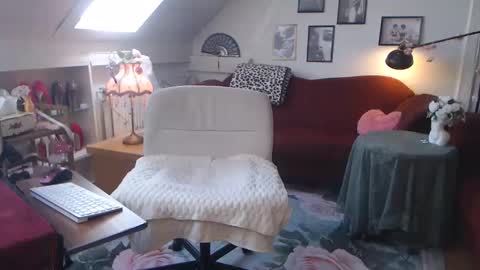 Gina online show from 06/10/26, 10:58