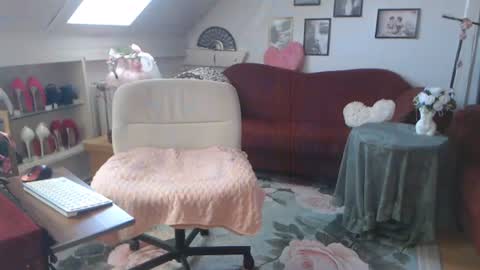 Gina online show from 06/25/26, 08:30