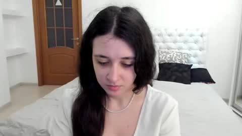 Kate online show from 09/17/25, 09:11