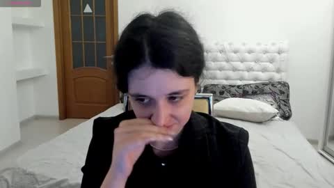 Kate online show from 11/19/25, 09:53