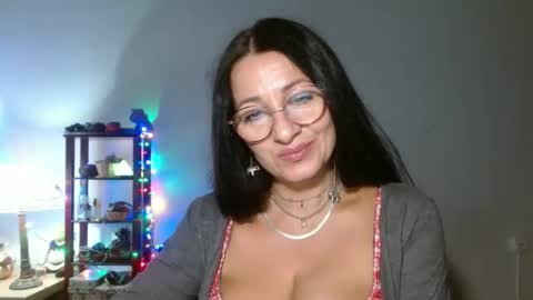 GinaONeon online show from 10/10/25, 08:19