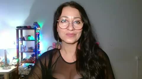 GinaONeon online show from 10/17/25, 08:00