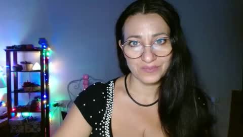 GinaONeon online show from 10/30/25, 08:42