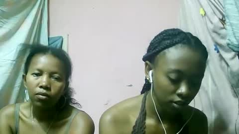 Snapshot of ginette9794 chatting on 10/11/25, 04:05 Ginette9794 online show from 10/11/25, 04:05