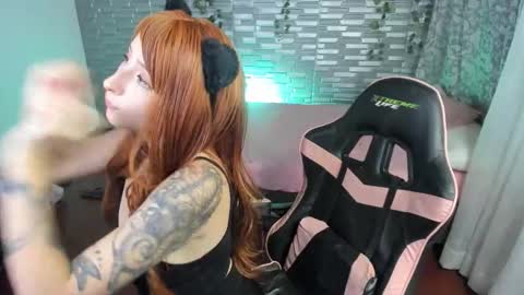 Snapshot of ginger_sweetty chatting on 10/22/25, 11:15 Ginger online show from 10/22/25, 11:15